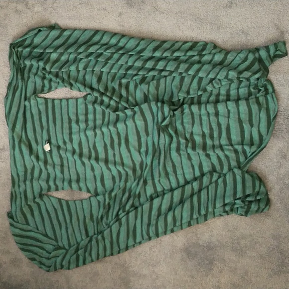 Shawl-like topper/duster in One-size-fits-most - Picture 2 of 7